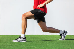 Your guide to include walking lunges into your workouts routine
