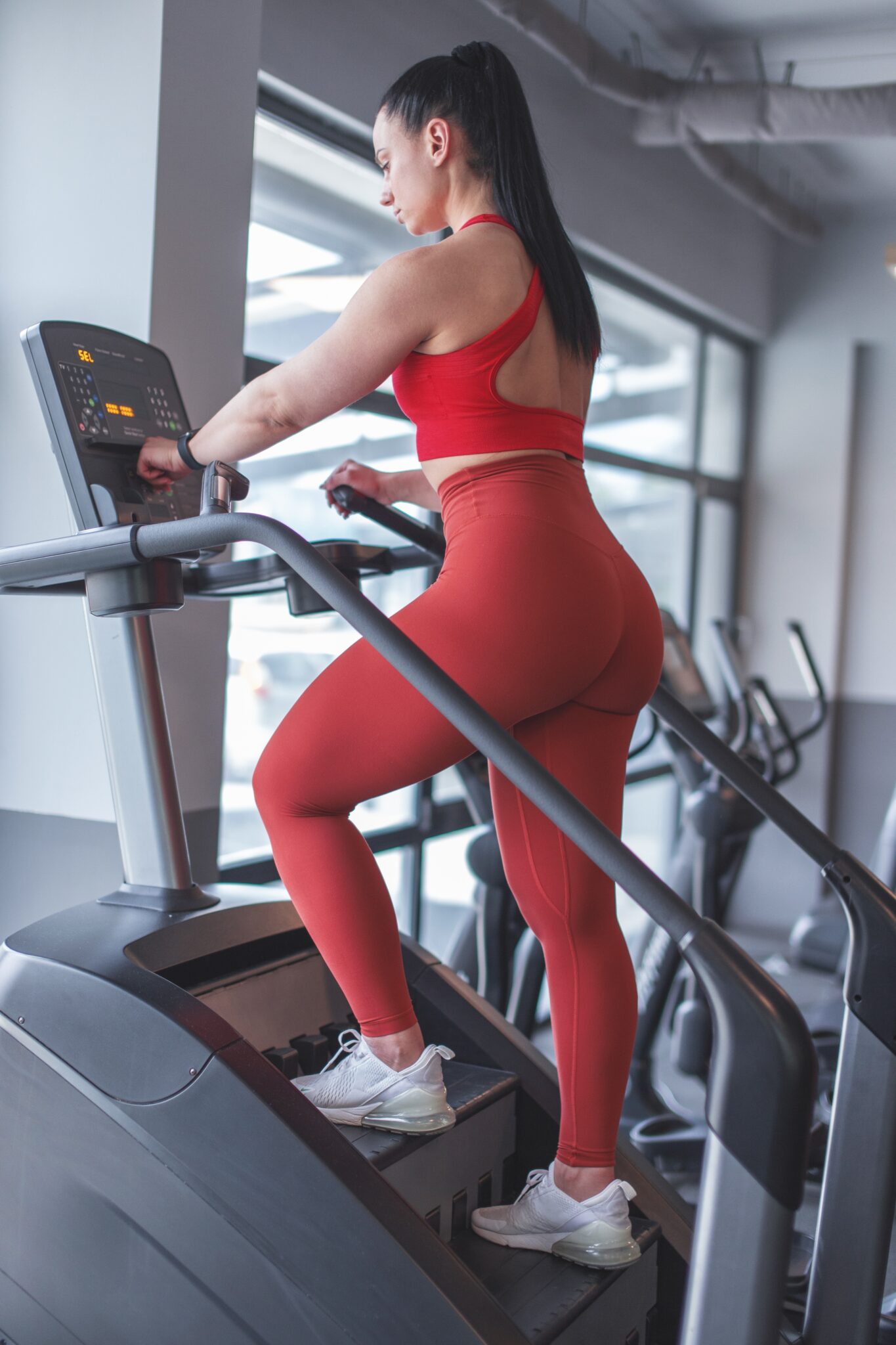 Build Stronger Legs: Bakhar Nabieva'S Exercise Plan - ihuv9s2